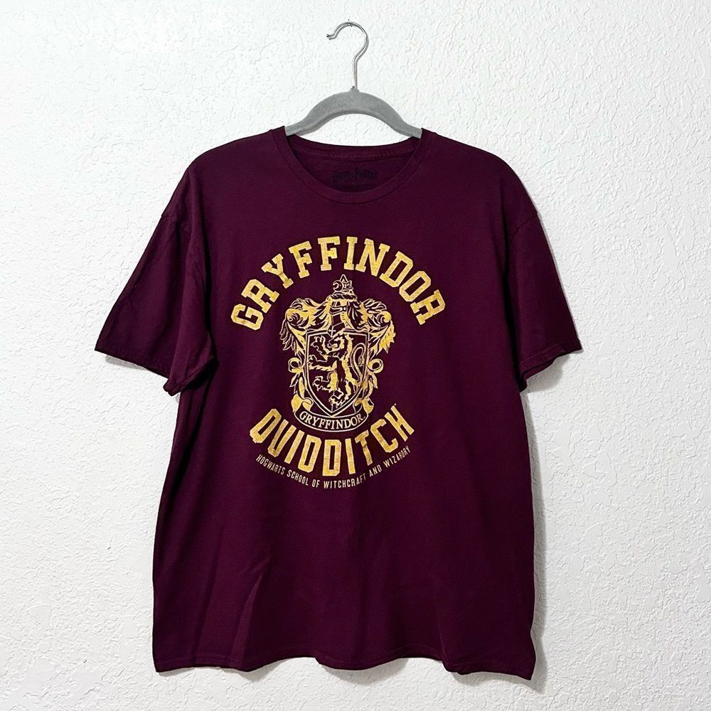 Gryffindor Short sleeve shirt size XL